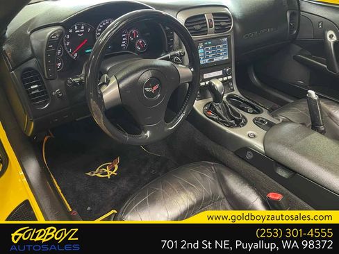 Used 2006 Chevrolet Corvette Coupe w/ Preferred Equipment Group RWD image 14