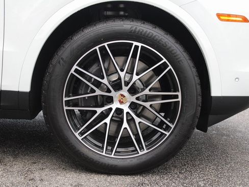 New 2026 Porsche Cayenne image 14