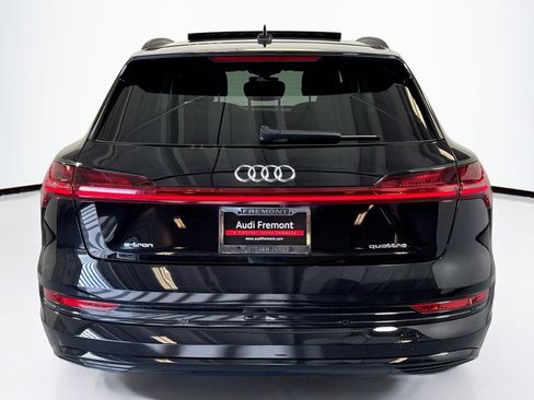 Used 2021 Audi e-tron Prestige w/ Prestige Package image 6