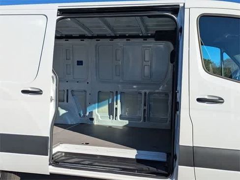 Used 2025 Mercedes-Benz Sprinter 2500 image 10