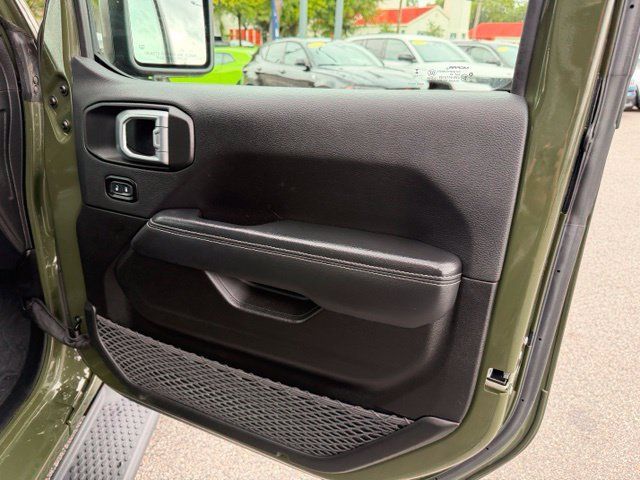 Used 2023 Jeep Wrangler Unlimited Sahara w/ Cold Weather Group AWD/4WD image 24