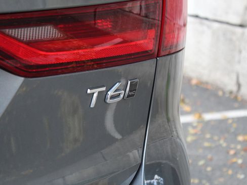 Used 2019 Volvo V90 T6 Cross Country w/ Advanced Package image 41