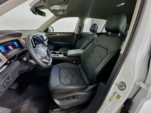 Used 2025 Volkswagen Atlas SE image 13