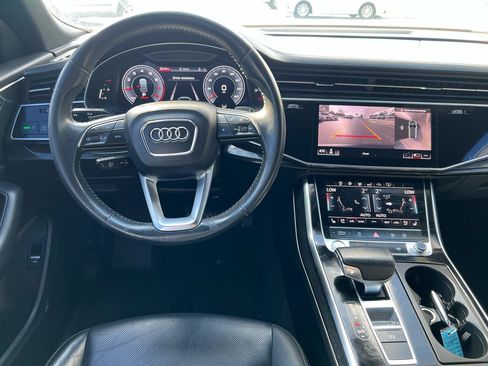 Used 2019 Audi Q8 Premium Plus w/ Premium Plus AWD/4WD image 17