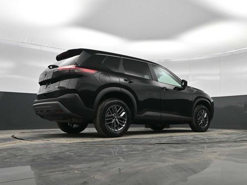 Used 2023 Nissan Rogue S image 36