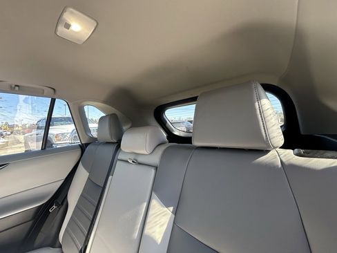 Used 2022 Toyota RAV4 XLE Premium image 27