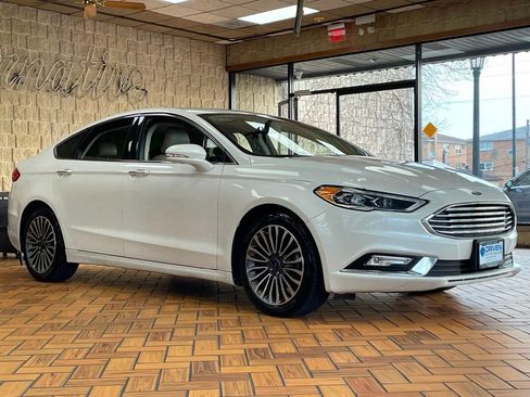 Used 2017 Ford Fusion SE w/ Fusion SE Technology Package image 8