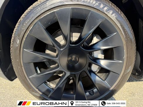 Used 2023 Tesla Model Y Long Range AWD/4WD image 23