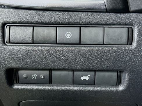 Used 2023 Nissan Rogue SL w/ SL Premium Package image 17