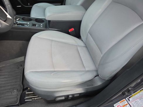 Used 2018 Subaru Outback 2.5i Limited image 10