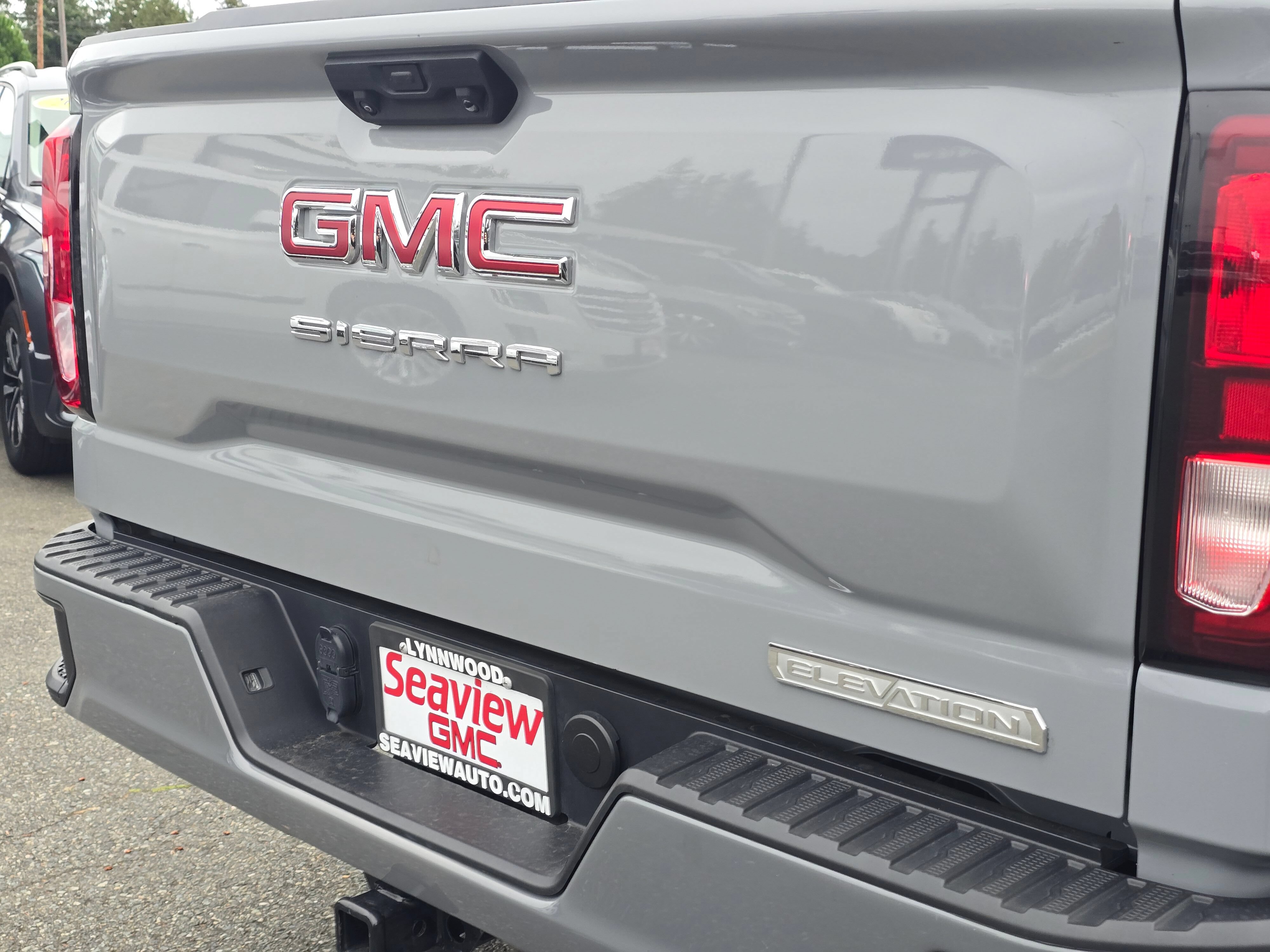 Used 2024 GMC Sierra 1500 Elevation AWD/4WD image 13