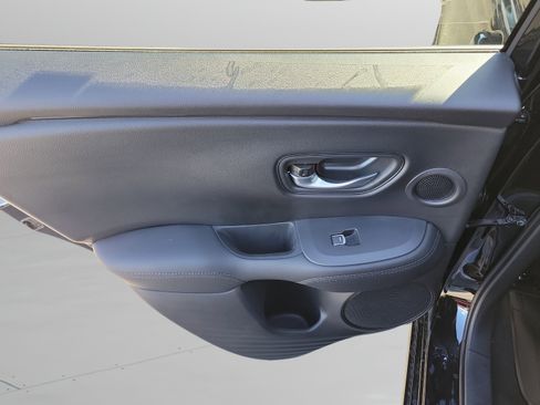 Used 2026 Honda HR-V EX-L image 9