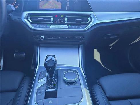 Used 2021 BMW 330i Sedan w/ M Sport Package image 15