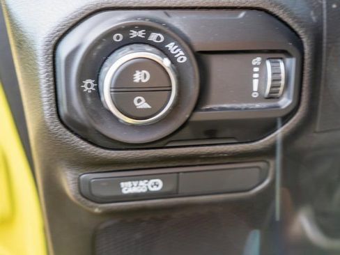 Used 2023 Jeep Gladiator Overland w/ Popular Equipment Package AWD/4WD image 18