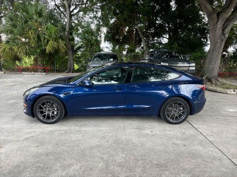 Used 2022 Tesla Model 3 RWD image 11
