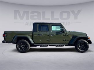 Used 2022 Jeep Gladiator Sport video 2