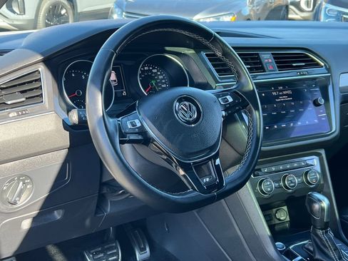 Used 2021 Volkswagen Tiguan SE R-Line image 21