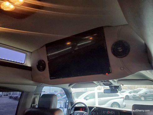 Used 2019 GMC Savana 2500 w/ Enhanced Convenience Package image 35