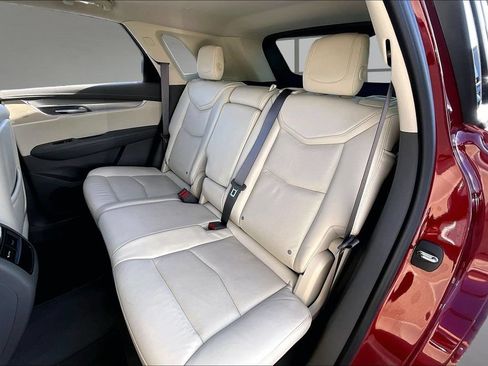 Used 2018 Cadillac XT5 Premium Luxury w/ Driver Assist Package FWD image 26