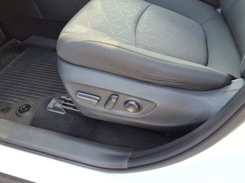 Used 2024 Toyota RAV4 XLE w/ Convenience Package FWD image 11