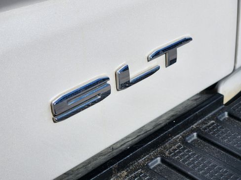 Certified 2023 GMC Sierra 1500 SLT image 10