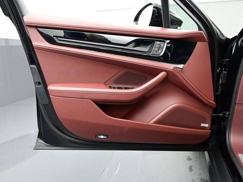 Certified 2025 Porsche Panamera 4 AWD/4WD image 7