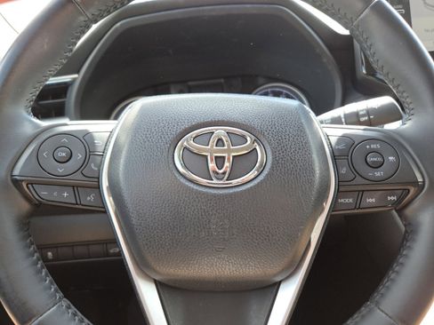 Used 2021 Toyota Venza LE AWD/4WD image 30