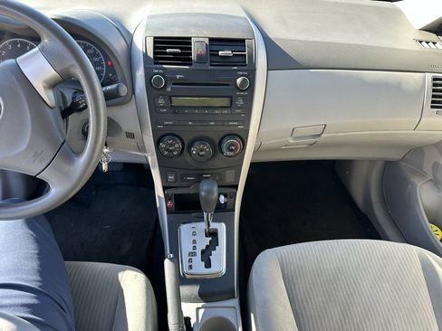 Used 2010 Toyota Corolla LE image 9