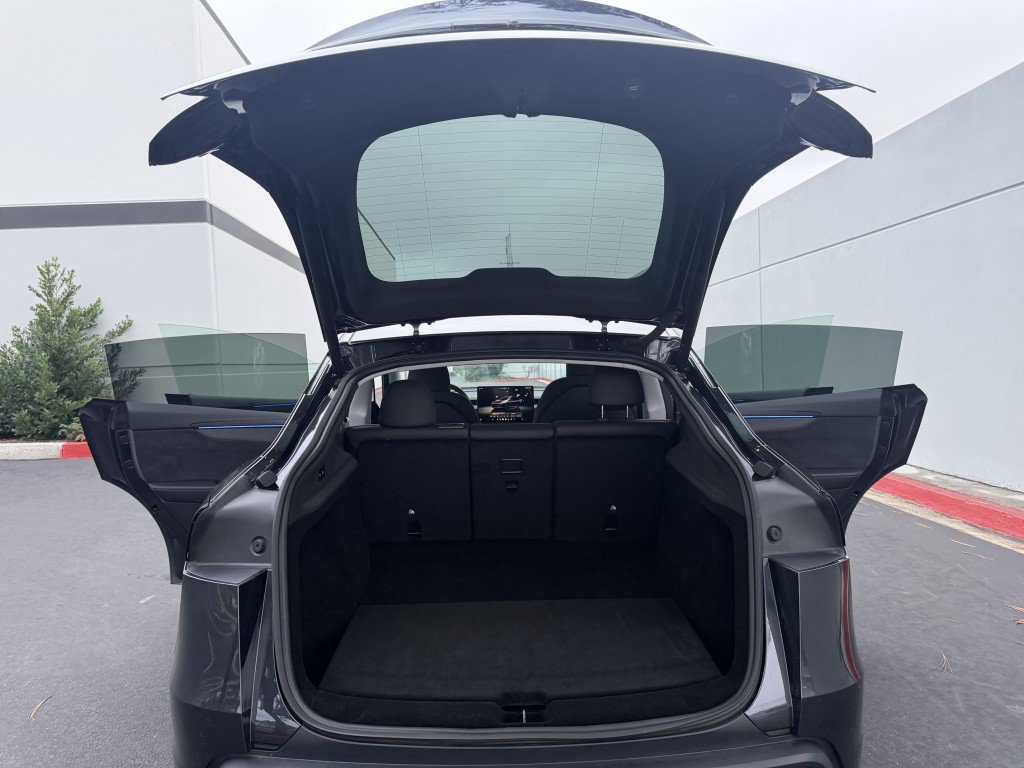 Used 2026 Tesla Model Y Long Range RWD image 17