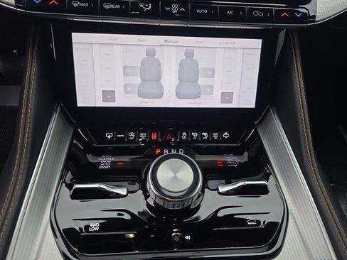 Used 2023 Jeep Grand Wagoneer L Series III image 23