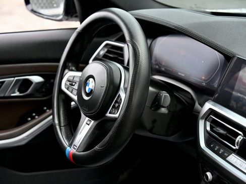 Used 2020 BMW 330i Sedan w/ M Sport Package image 17