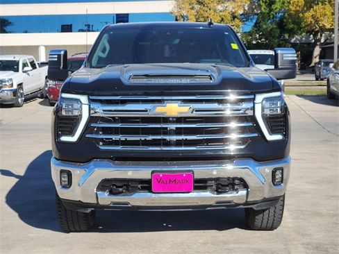 Used 2024 Chevrolet Silverado 2500 LTZ w/ LTZ Premium Package image 2