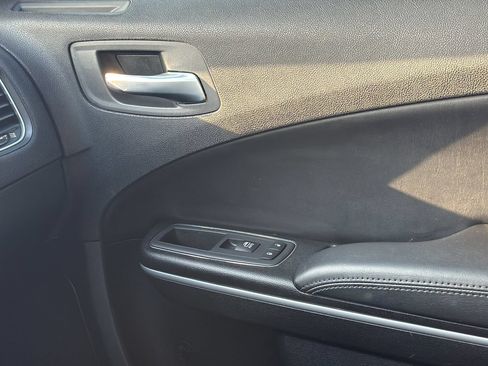 Used 2019 Dodge Charger SXT w/ Leather Interior Group RWD image 19