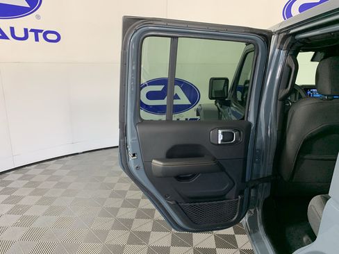 Used 2024 Jeep Wrangler Unlimited Sahara w/ Safety Group AWD/4WD image 28