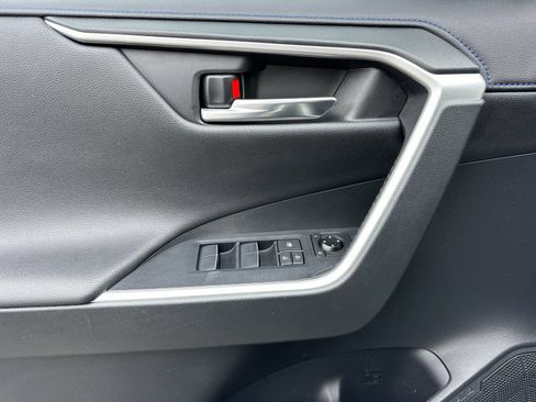 Used 2019 Toyota RAV4 XSE AWD/4WD image 11