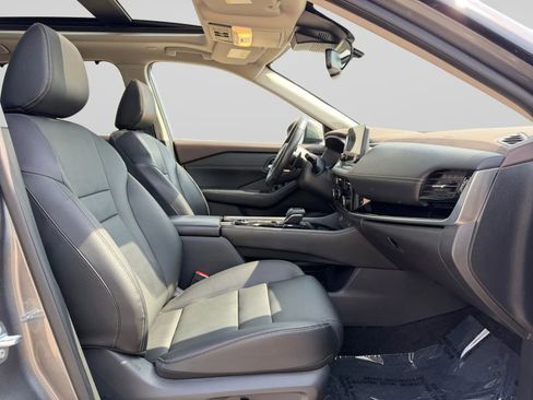 Used 2023 Nissan Rogue SL w/ SL Premium Package image 36