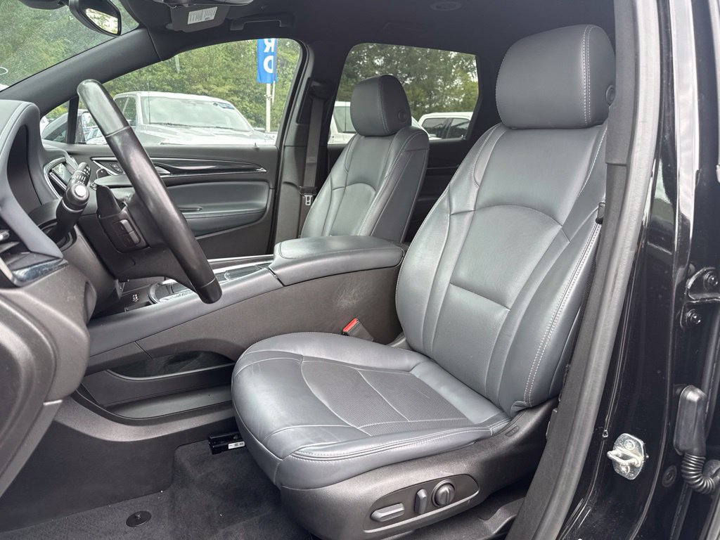 Used 2023 Buick Enclave Essence FWD image 9