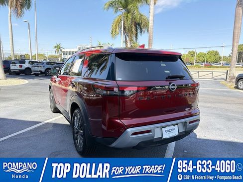 Used 2024 Nissan Pathfinder SL w/ SL Premium Package FWD image 7