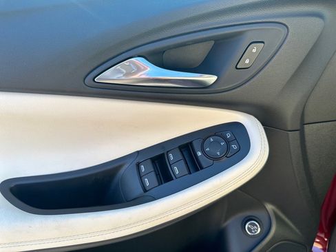 Used 2025 Buick Encore GX Sport Touring image 10