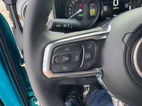 Used 2024 Jeep Wrangler Sahara image 33