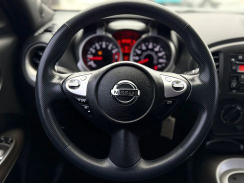 Used 2013 Nissan Juke S FWD image 33