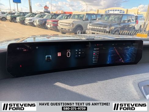 Used 2025 Ford Expedition Max Active AWD/4WD image 24