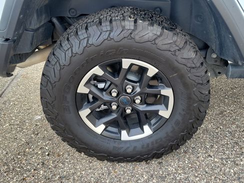 Used 2025 Jeep Wrangler Unlimited Rubicon 4xe w/ Safety Group AWD/4WD image 5
