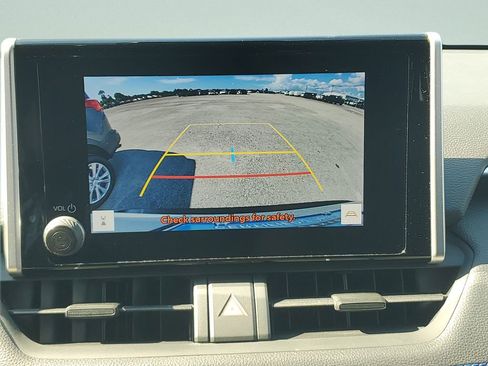 Used 2023 Toyota RAV4 SE w/ Convenience Package AWD/4WD image 18