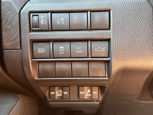 Used 2024 Toyota Tacoma Limited w/ Limited Package (LT) AWD/4WD image 18
