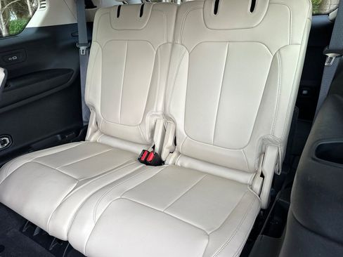 Used 2022 Jeep Grand Cherokee L Limited image 17