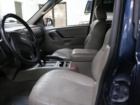 Used 2004 Jeep Grand Cherokee Laredo w/ Tan Your Hide Group image 10