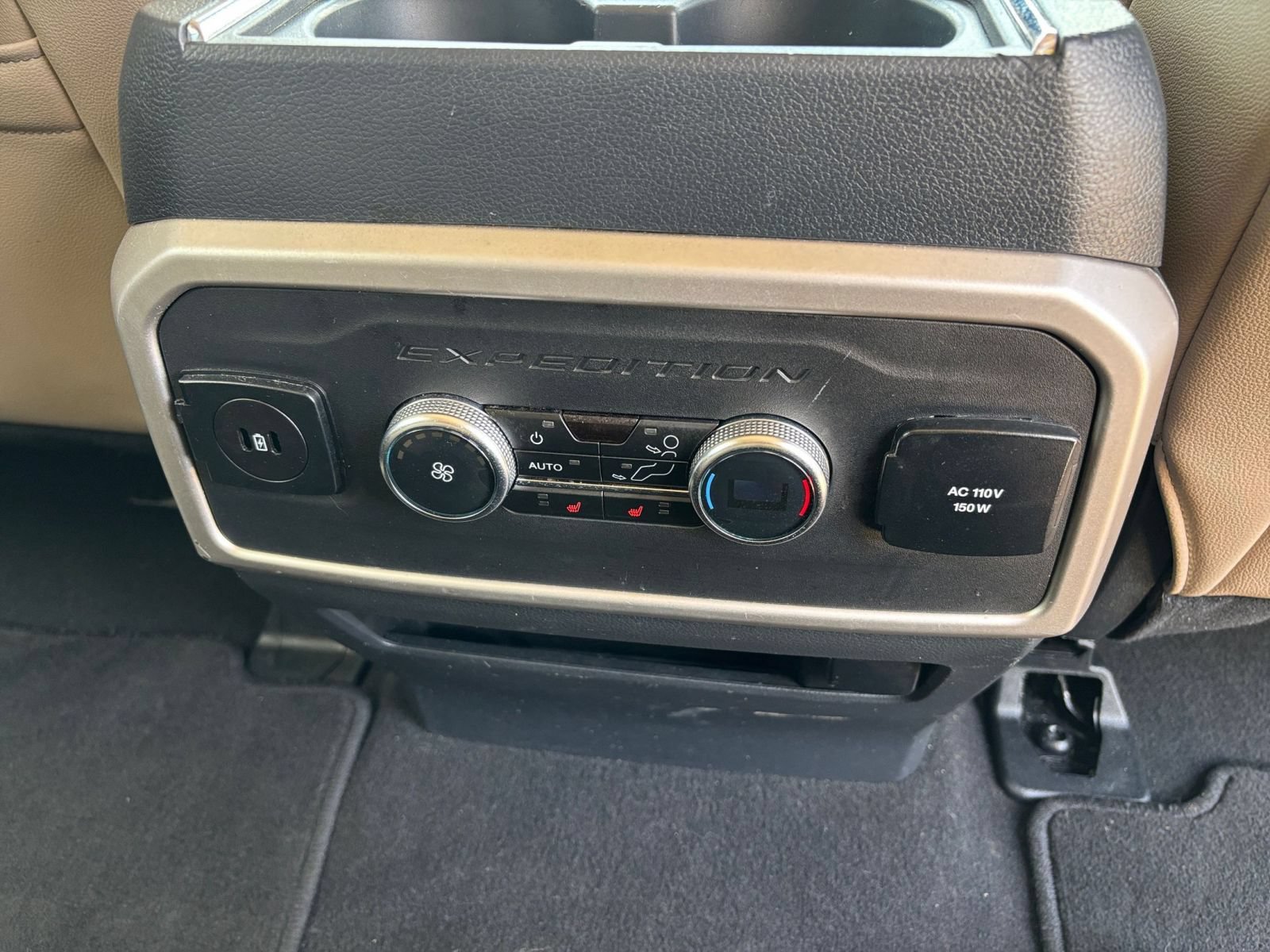 Used 2024 Ford Expedition Limited AWD/4WD image 25
