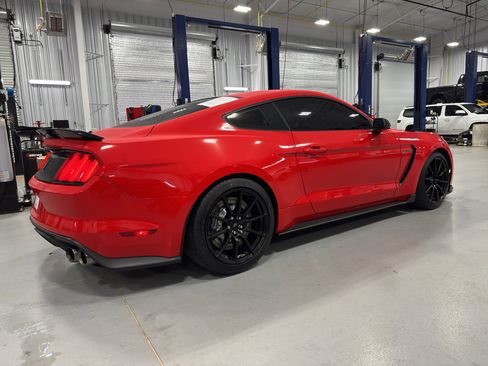 Used 2016 Ford Mustang Shelby GT350 w/ Track Package image 8