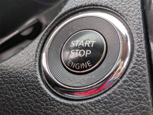 Used 2019 Nissan Rogue SV image 23